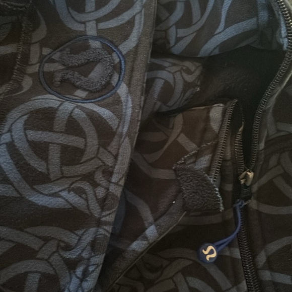🧘♀️LULULEMON Scuba Celtic Knot Hoodie Hooded Jacket Sweatshirt sz 4 Rare - Picture 4 of 6